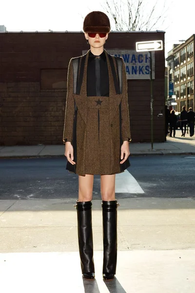 Look 7